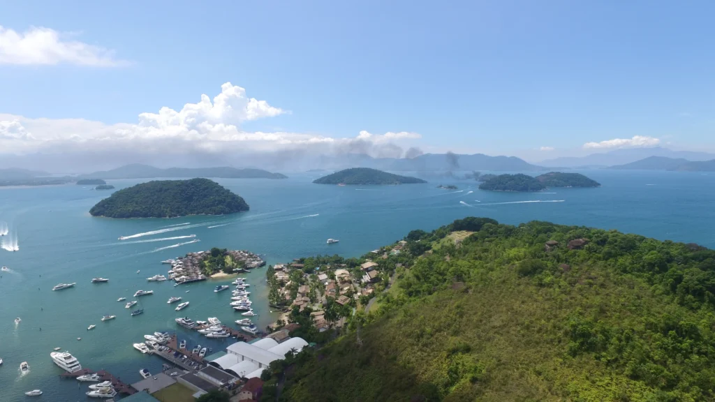 As praias mais famosas de Angra dos Reis para conhecer durante sua viagem